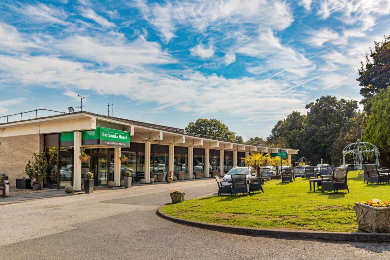 Hotel Britannia Leeds Bradford Airport Bramhope Exterior foto