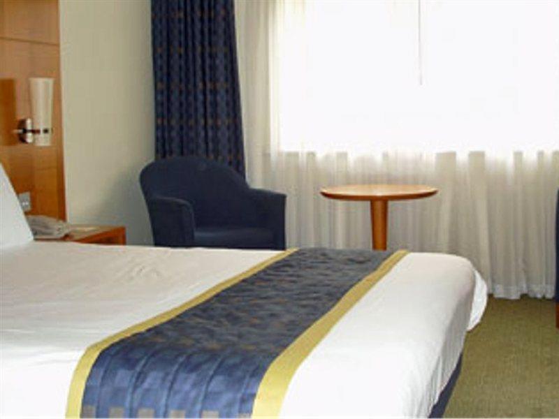 Hotel Britannia Leeds Bradford Airport Bramhope Exterior foto